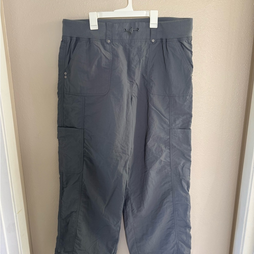 No Boundaries Gray Cargo Pants
